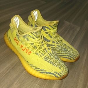 Adidas Yeezy Boost 350 V2 Semi Frozen Yellow 2017.  (Size 11 )